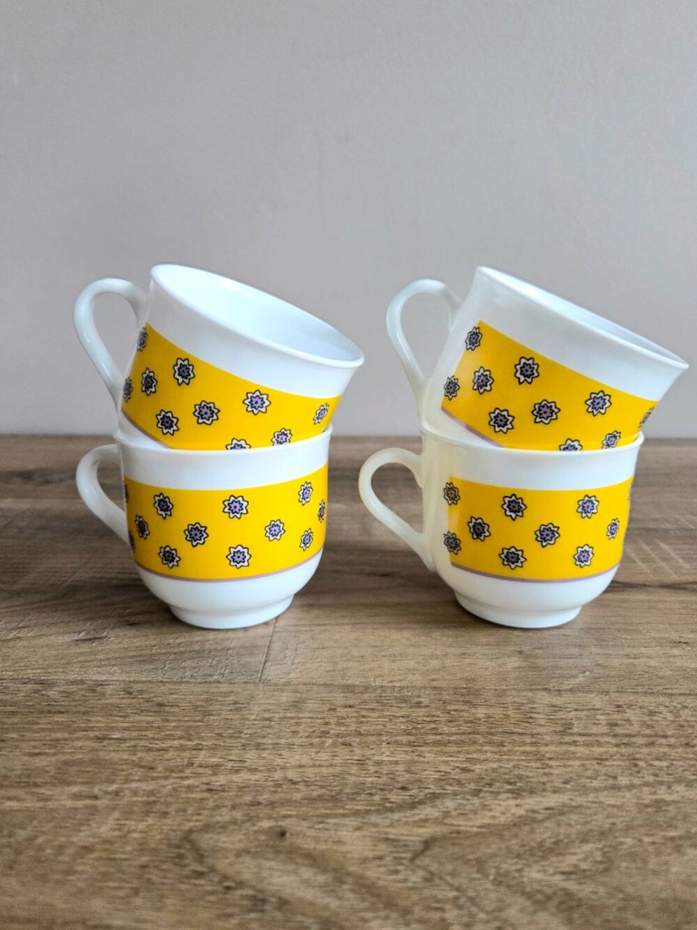 Vintage 70s 80s 4 Arcopal France Celesta coffee tea cups mugs with floral motif